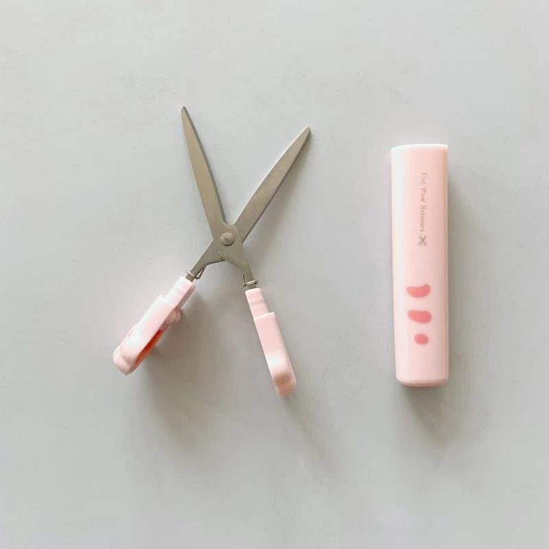 Set of 10 stationery items in the shape of cat paws