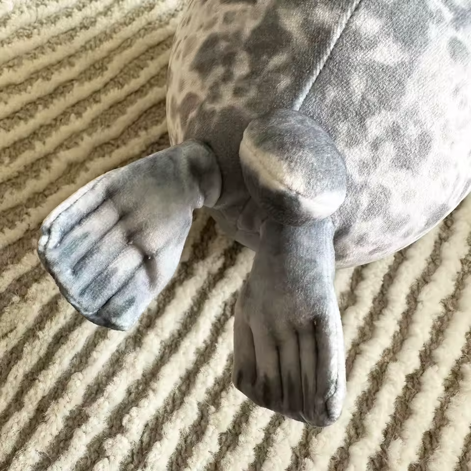 Seal-shaped plush 20cm